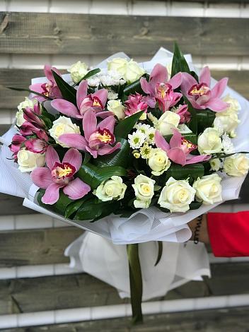 Букет цветов из: Розы и Хризантемы в Старобачатах