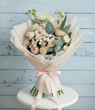 Букет цветов из:  Розы и Лизиантусы в Старобачатах