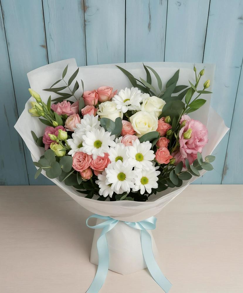 Букет цветов из: Розы, Лизиантусы и Хризантемы в Старобачатах