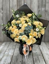 Букет цветов из:  Розы и Лизиантусы в Старобачатах