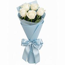 Букет 5 Белых роз Проуд в Старобачатах