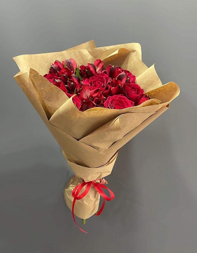 Букет цветов из: Альстромерии и Розы в Старобачатах