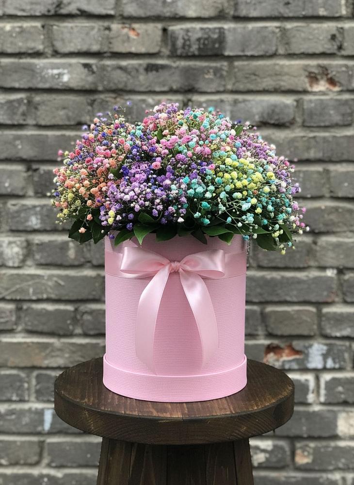 Цветочная композиция из Гипсофила и Розы в шляпной коробке в Старобачатах