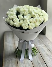 Букет 35 Белых роз в Старобачатах