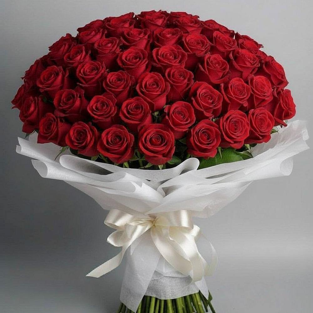 Букет 101 Красная роза Блэк Мэджик в Старобачатах