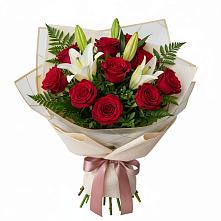 Букет цветов из:  Лилии и Розы в Старобачатах