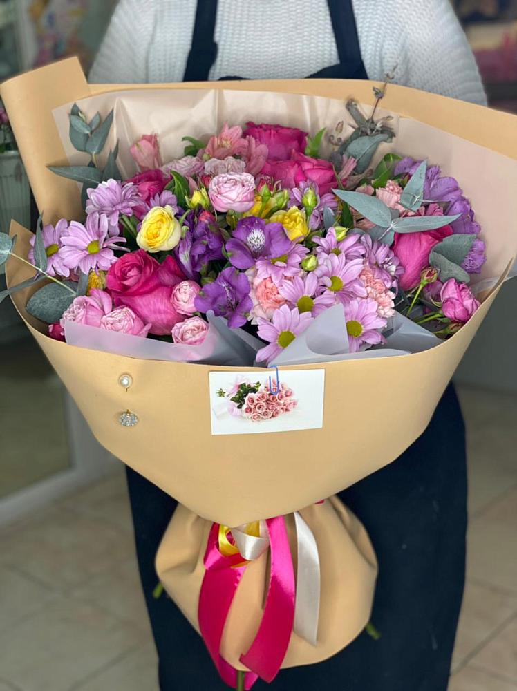 Букет цветов из: Хризантемы, Гвоздики и Альстромерии в Старобачатах