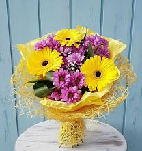 Букет цветов из:  Хризантемы и Герберы в Старобачатах