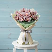 Букет цветов из:  Орхидеи и Розы в Старобачатах