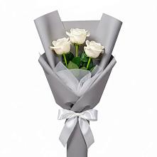 Букет 3 белые розы в Старобачатах