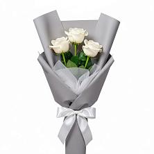 Букет 3 белые розы в Старобачатах