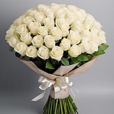 Букет 101 беля роза Белоснежка в Старобачатах