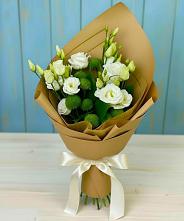 Букет цветов из:  Хризантемы и Лизиантусы в Старобачатах