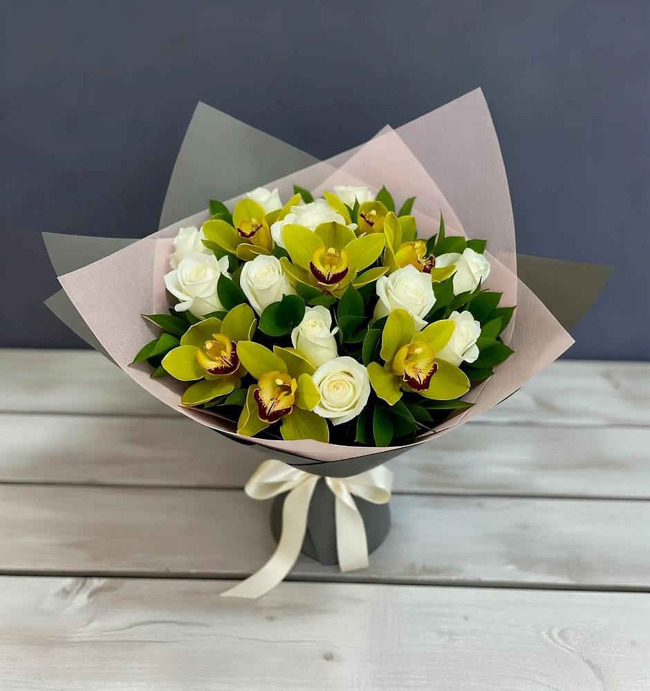 Букет цветов из: Орхидеи и Розы в Старобачатах