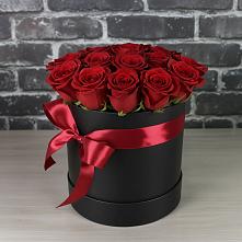 Цветочная композиция из Розы в шляпной коробке в Старобачатах