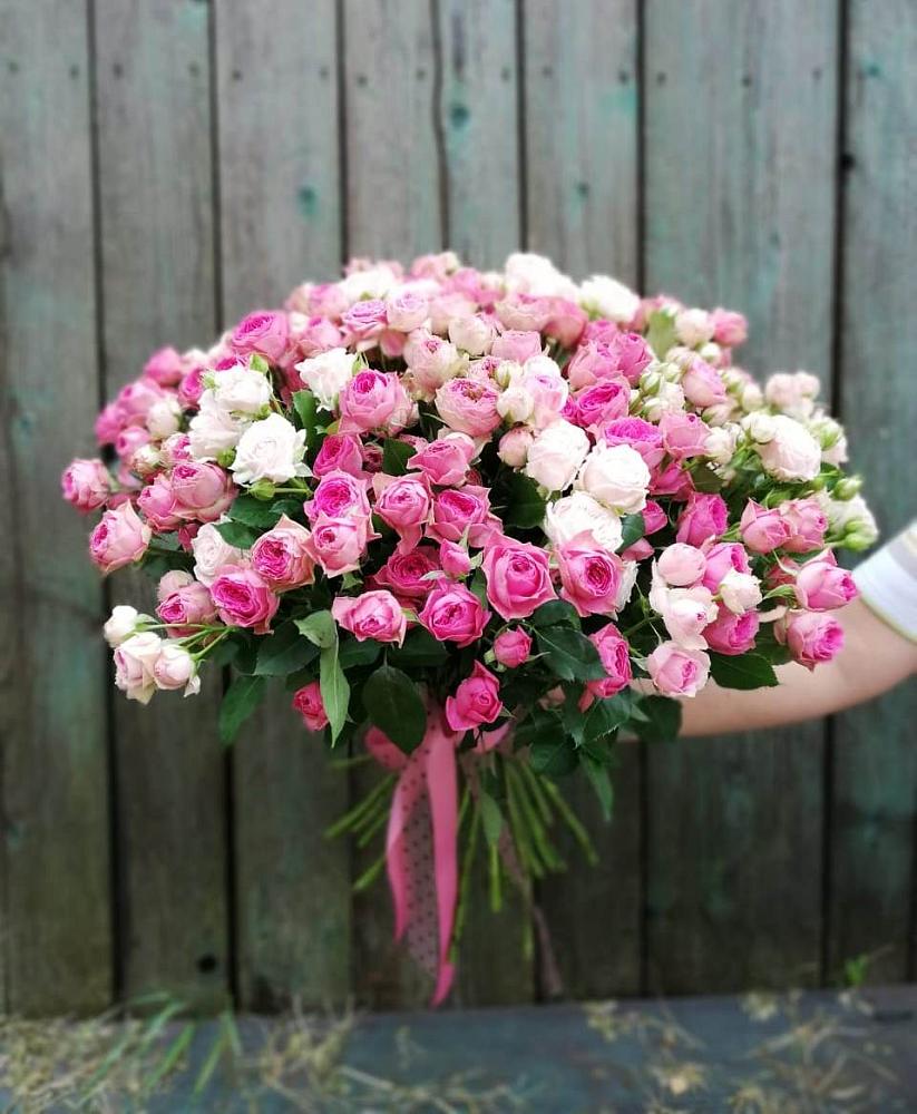 Букет Розовые кустовые розы Натали и Лав Лидия в Старобачатах