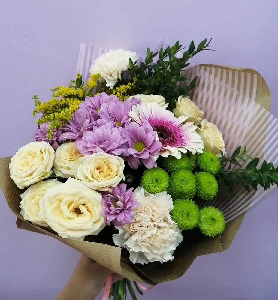 Букет цветов из: Хризантемы, Розы, Гвоздики и Герберы в Старобачатах