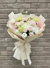Букет цветов из:  Гвоздики, Розы, Лизиантусы и Хризантемы #REPLACE_PRED# Старобачатах