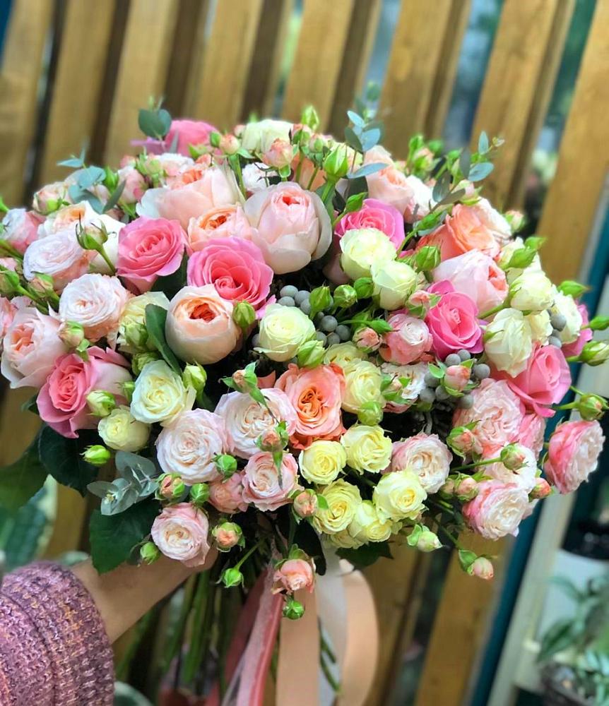 Букет цветов из: Розы в Старобачатах