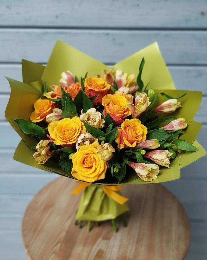 Букет цветов из: Альстромерии и Розы в Старобачатах