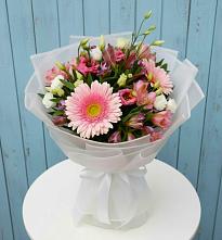 Букет цветов из:  Герберы, Альстромерии и Лизиантусы #REPLACE_PRED# Старобачатах