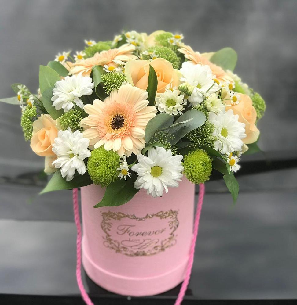 Цветочная композиция из Розы, Герберы и Хризантемы в шляпной коробке в Старобачатах