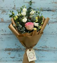 Букет цветов из:  Розы и Лизиантусы в Старобачатах