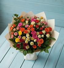 Букет Микс из разноцветных кустовых роз в Старобачатах