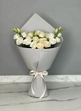 Букет цветов из:  Розы и Лизиантусы в Старобачатах